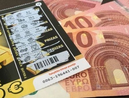 Подарок от бабушки изменил жизнь: 250 тысяч евро на Рождество