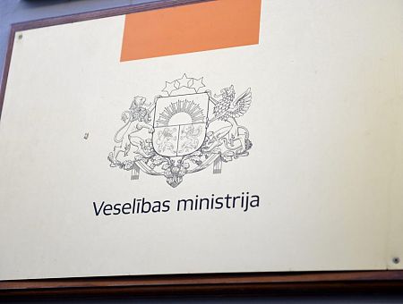 «А вы продолжайте жертвовать на больных детей»: в интернете возмущены безумными тратами