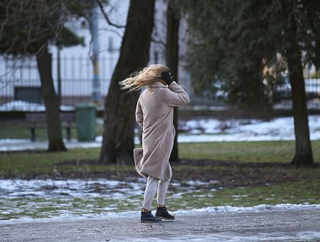 Усиливается ветер, пойдут дождь и снег: погода в понедельник
