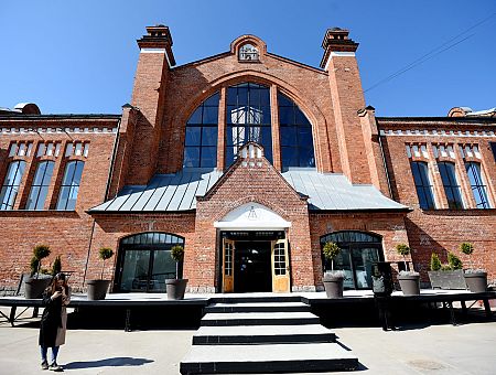 Чувствовали себя бомжами: клиентка раскритиковала ужин на Агенскалнском рынке