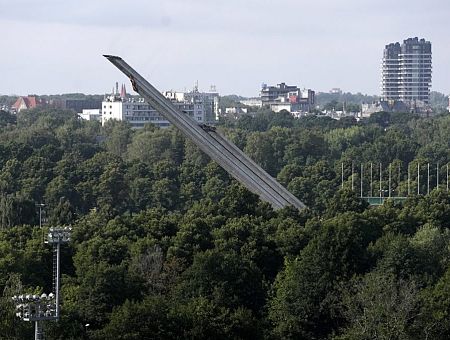 Рига готова? Снесённые советские памятники предлагают вернуть в один «красивый парк»