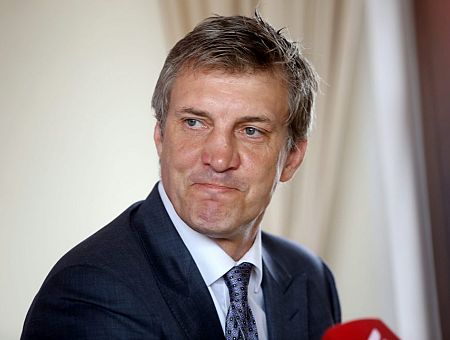 Hokeja treneris Ozoliņš bijušajai sievai izmaksās 650 000 eiro