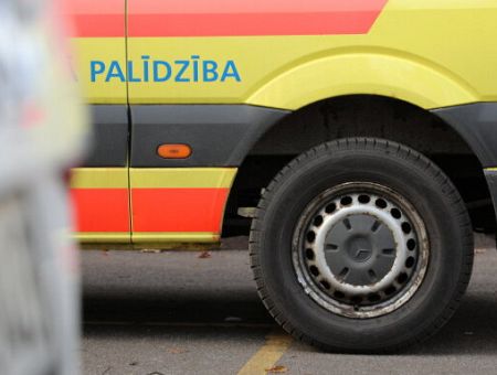 Деньги врачей. Как появляются зарплаты  в 14700 евро?