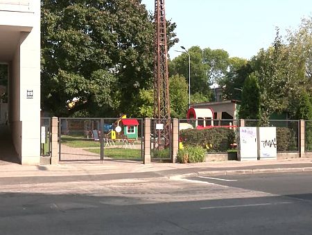 Калитку забыли закрыть: две трехлетние малышки ушли из детсада в Бауске
