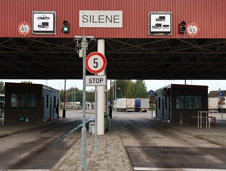 Думают о хорошем и не слишком верят, что будет война: как живут в приграничье Думают о хорошем и не слишком верят, что будет война: как живут в приграничье