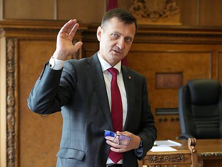 KNAB задержал министра сельского хозяйства Арманда Краузе (новость ДОПОЛНЯЕТСЯ)