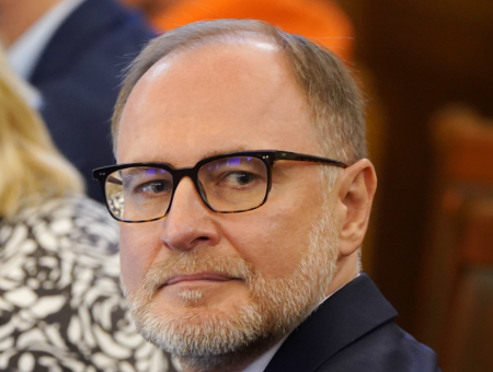 Латвия не планирует участие в операции в Ормузском проливе: министр