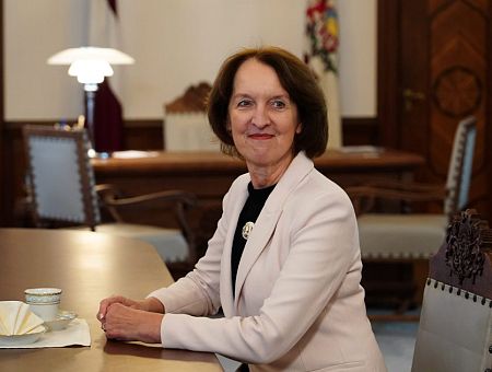 «Мы живём лучше, чем сто лет назад!» В соцсети критикуют депутата Ингу Берзиню (ВИДЕО) «Мы живём лучше, чем сто лет назад!» В соцсети критикуют депутата Ингу Берзиню (ВИДЕО)