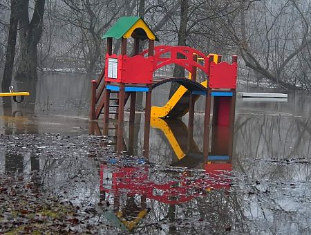 До «потопа» — считанные дни и градусы. Оттепель может поднять воду до критического уровня