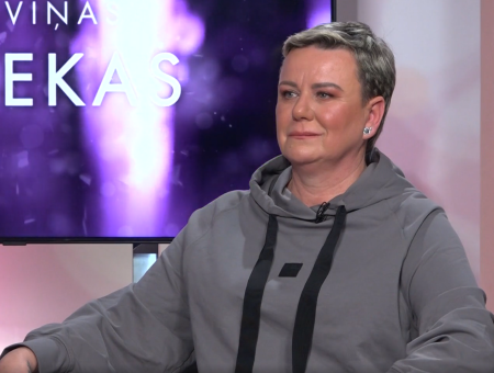 «Запретить и устранить»: Линда Мурниеце сравнила сбор мусульман для молитвы с празднованием 9 мая