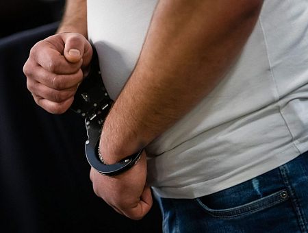 Громкое дело: обвиняется один из самых известных лидеров организованной преступности в Латвии