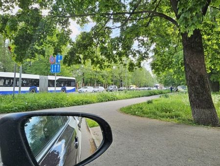 Осторожно, пробки! Как всегда перед длинными выходными Рига встала