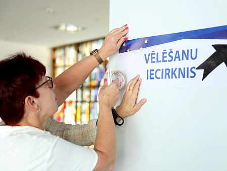 Опрос Press.lv: «Стабильности» идет вперед, часть партий — ниже 5-процентного барьера