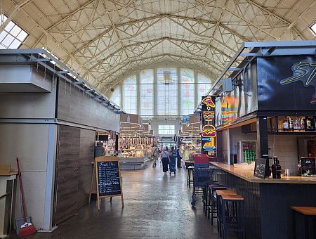 Торговцы в шоке! На Центральном рынке «в два раза» задрали цены на аренду