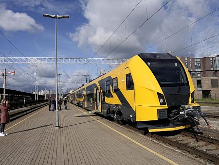 Начинается ремонт на Тукумсской ж/д линии: пассажиров будут перевозить автобусами