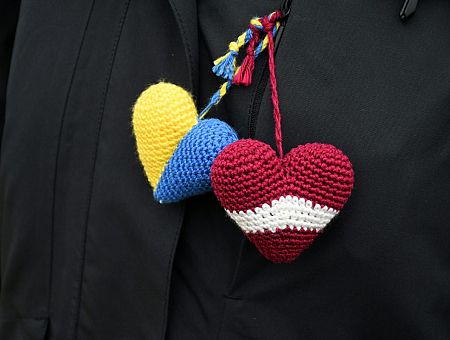 Помощь украинским беженцам: финансовые возможности Латвии исчерпаны?