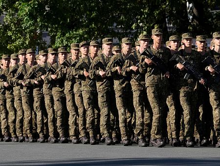 В армию их! В латвии нашлись 34 тысячи молодых бездельников В армию их! В латвии нашлись 34 тысячи молодых бездельников