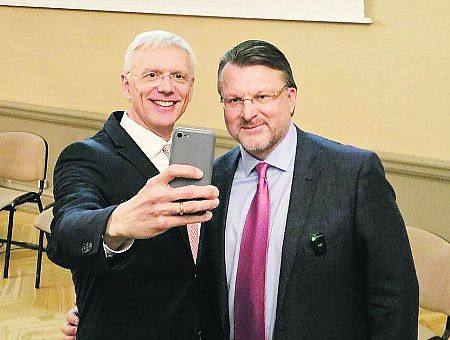 Единственные правильные и истинные? Политолог объясняет логику Шлесерса