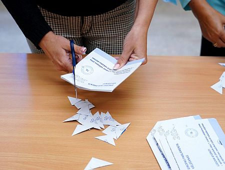 Скандал в ЦИК: обнаружилась фиктивная сотрудница, помогавшая мужу не платить алименты