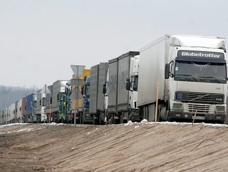 Вместо шаманских танцев с бубнами пора посчитать деньги: Латковскис о торговле с Россией