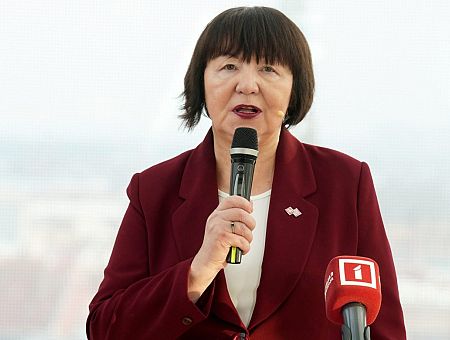 «Почему я чувствую себя как в Свердловске?!» Лангу возмутил кондуктор, говорящий по-русски