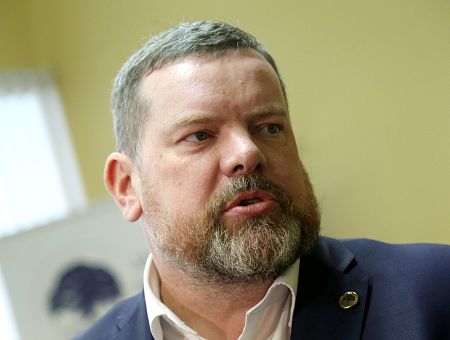 «Мы собирались бить их палками и отбирать автоматы»: политолог вспоминает баррикады 1991 года