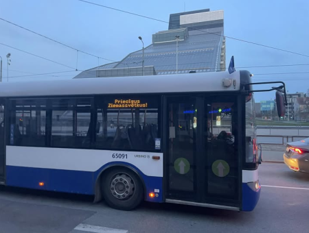 Пасха: парковки и транспорт в Риге, движение поездов. Полезно знать!