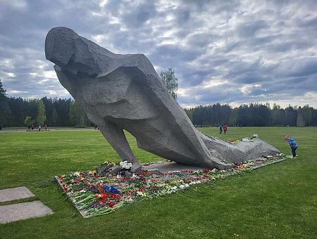 9 мая в Латвии: что запрещено, что разрешено? Как почтить память без риска получить штраф