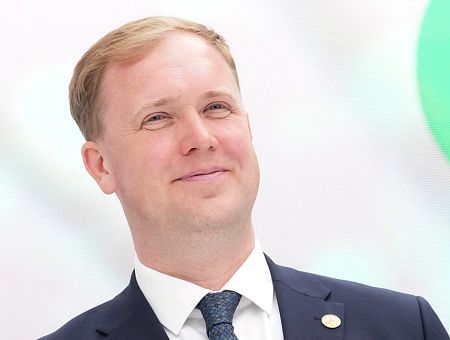 Завалим Европу «карумсом» и другие способы поднять экономику страны от министра Валайниса