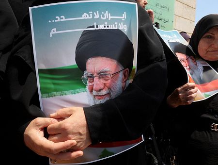 «Хаменеи, один из главных злодеев в истории, мертв»: Трамп