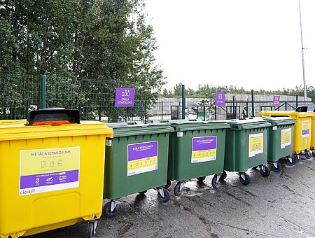 Абсурд! Рижан уже штрафуют за пустые мусорные контейнеры