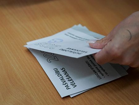 Избирательные бюллетени сначала напечатали с уже закрашенными окошками? Есть пруфы