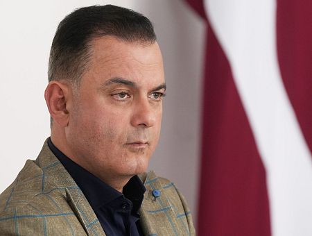 «Когда хлопала дверь, я слышал взрыв»: Абу Мери делится опытом жизни в условиях войны
