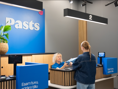 Пришла за посылкой, а её уже выдали другому: случай в Latvijas Pasts