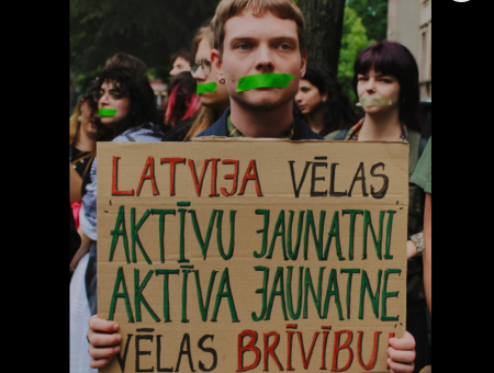 Выслали без права объясниться: суд Сатверсме рассмотрит дело Романенко