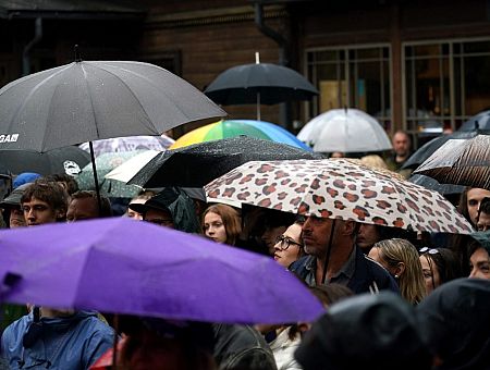 Naktī valsts ziemeļaustrumu daļā līs