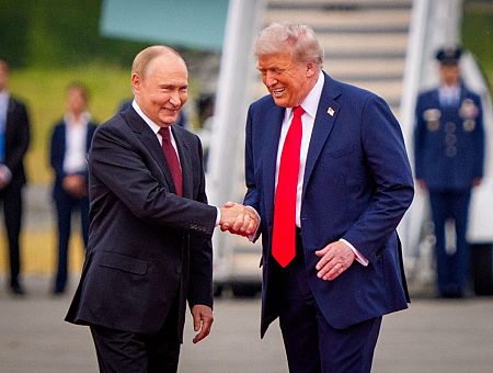 Путин и Трамп виноваты? Сотни километров латвийских дорог под угрозой