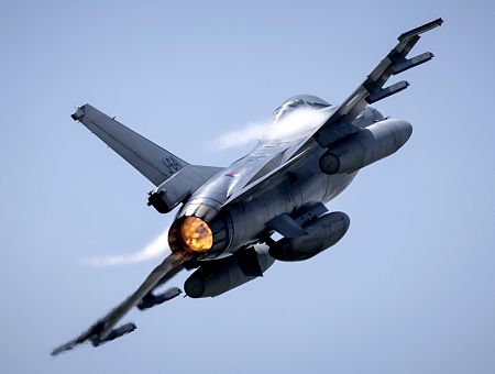 NYT: США сократят поставки НАТО боевых самолетов и кораблей
