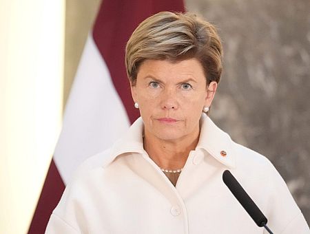 Браже: Россия тянет время на мирных переговорах