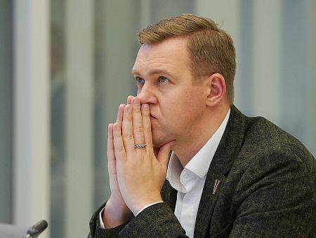 Депутат Сейма: «на бумаге» у нас есть медицина за госсчёт, но на практике…