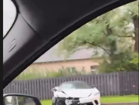 Очевидец о разбитом McLaren на улице Карля Улманя: водитель дал газу на мокрой дороге