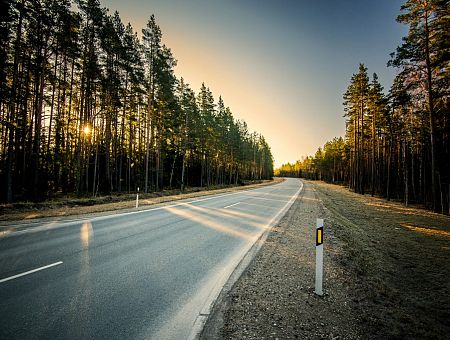 Осторожно, обледенение! Проезд по главным автодорогам Латвии местами затруднён Осторожно, обледенение! Проезд по главным автодорогам Латвии местами затруднён