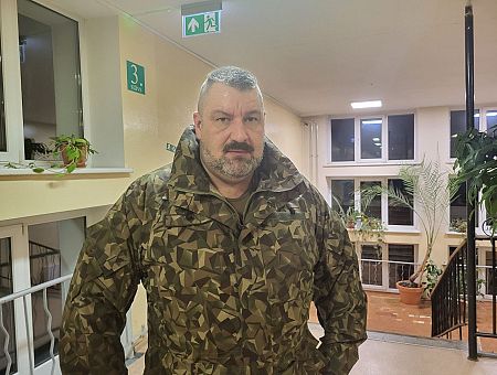 «Их оставили без связи… На украинском фронте критический момент»: Слайдиньш