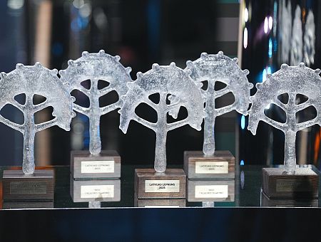 Новый «Ангел-хранитель» Латвии: «Не снимайте на телефон, спасайте!» Новый «Ангел-хранитель» Латвии: «Не снимайте на телефон, спасайте!»