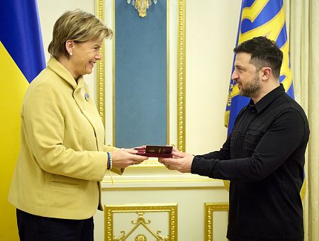 Вот те крест: Зеленский вручил Браже государственную награду Украины