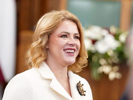 «Считает, что 120 000 в год — средняя зарплата!” Силиня в отрыве от реальности?