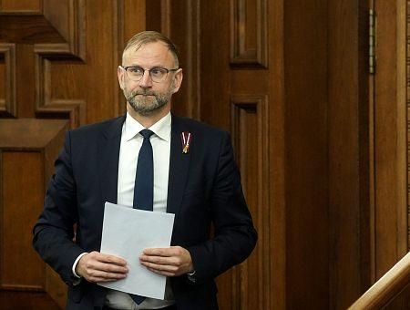 Голодать не будет: в декларации министра сообщения Швинки обнаружилось интересное