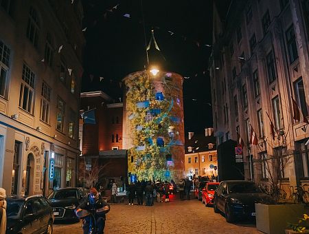 Фестиваль Staro Rīga: шесть «Кругов света» по всему городу (ФОТО, ВИДЕО) Фестиваль Staro Rīga: шесть «Кругов света» по всему городу (ФОТО, ВИДЕО)