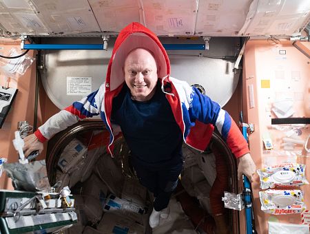 Вынес в телефоне: уроженца Риги космонавта Артемьева исключили из экипажа Crew-12