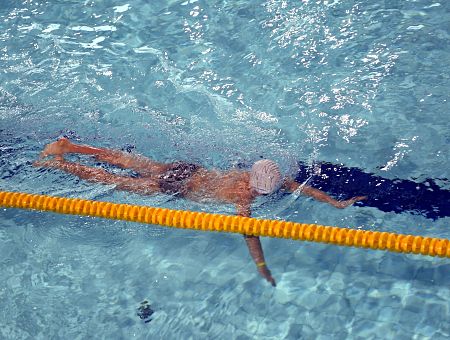 Сфотографировал девочку в раздевалке бассейна: как полиция вышла на педофила